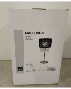 Produsent: Scan lamps

Farge: krom/sort

Sokkel: E14

Max watt: 40

Høyde: 35,5cm

Diameter:16cm

Kabellengde:150cm